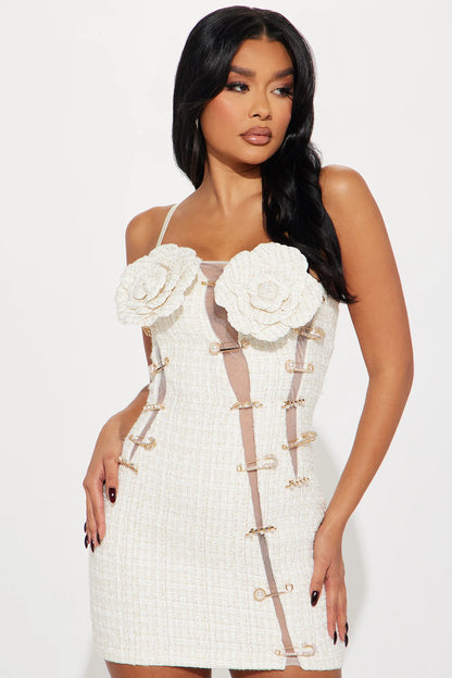 Vestido Broches y Rosas Beige